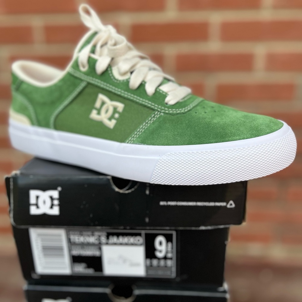 DC Teknic S JAAKO Colorway***Dark Olive and White***Originally $90